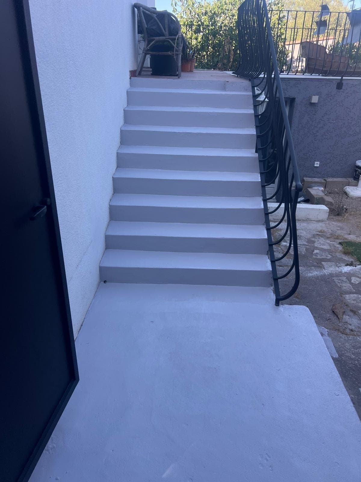 Le même escalier recouvert et remis à neuf