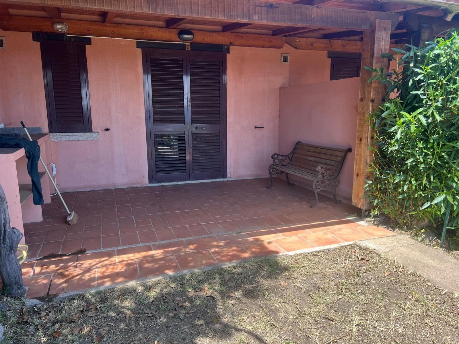 La même terrasse nettoyée
